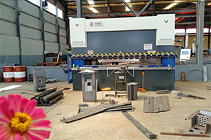 車間新上的設(shè)備已經(jīng)投入生產(chǎn)多時(shí)，我們能加工的產(chǎn)品越來越多，工廠的生產(chǎn)制造能力越來越強(qiáng)。